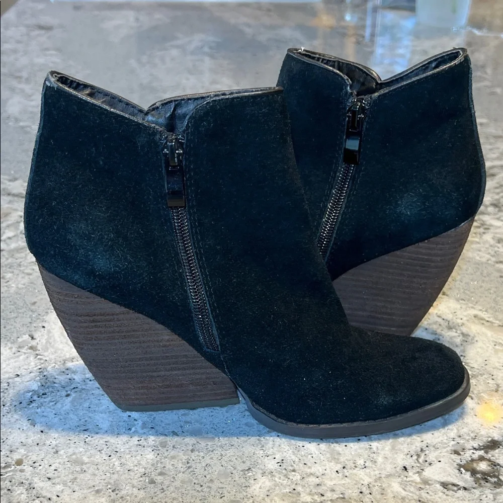 Very Volatile Black Suede Ankle Booties Size 7.5 EUC
